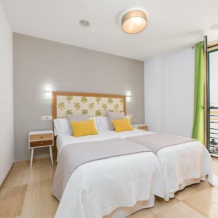 Iloftmalaga Larios-Strachan ภายนอก รูปภาพ